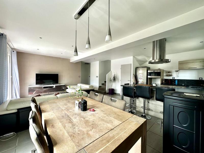 Maison - 100 m² - 5 pièces