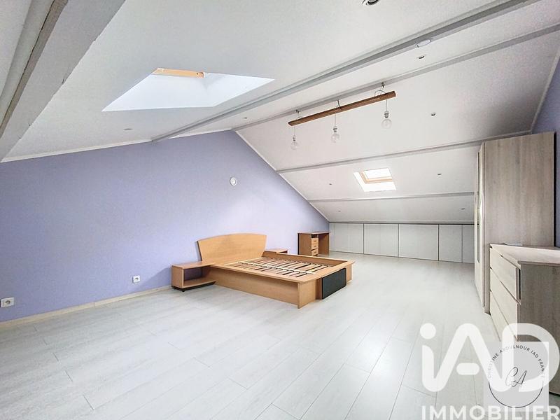 Maison - 260 m² - 8 pièces