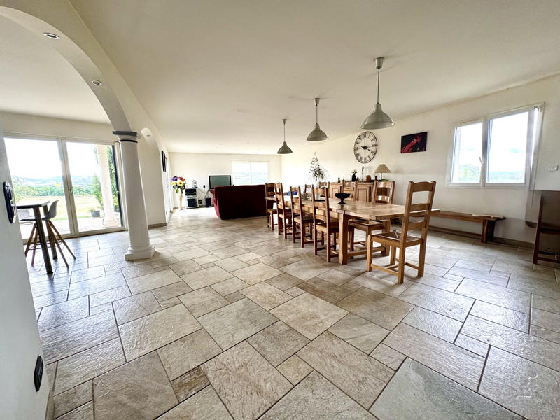 Maison - 170 m² - 4 pièces