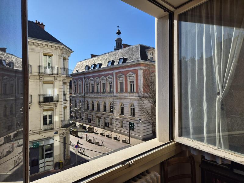 Appartement - 96 m² - 3 pièces