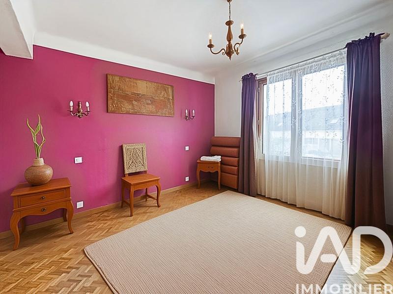 Maison - 178 m² - 8 pièces