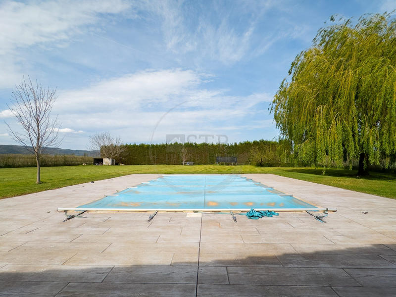 Maison - 180 m² - 5 pièces