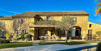 Mas - 362 m² - 8 pièces