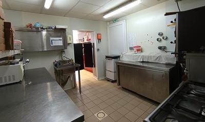 Local commercial - 152 m² - 7 pièces