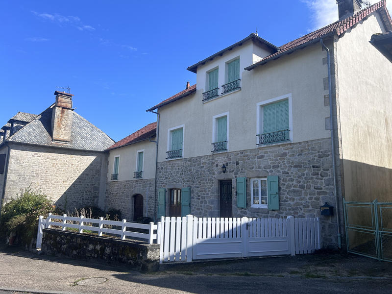Maison - 143 m² - 7 pièces