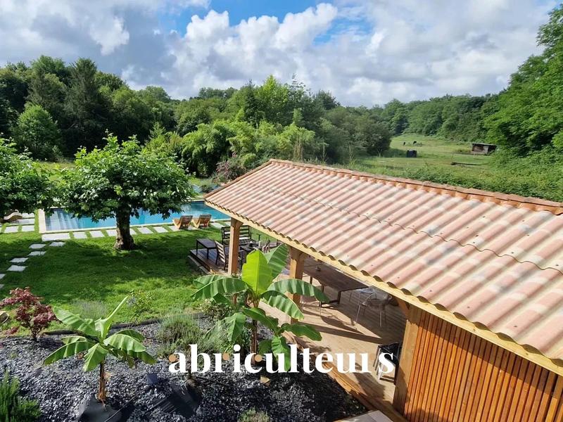 Maison chambre d'hôtes - 295 m² - 10 pièces