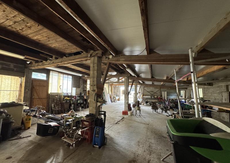 Maison - 161 m² - 11 pièces