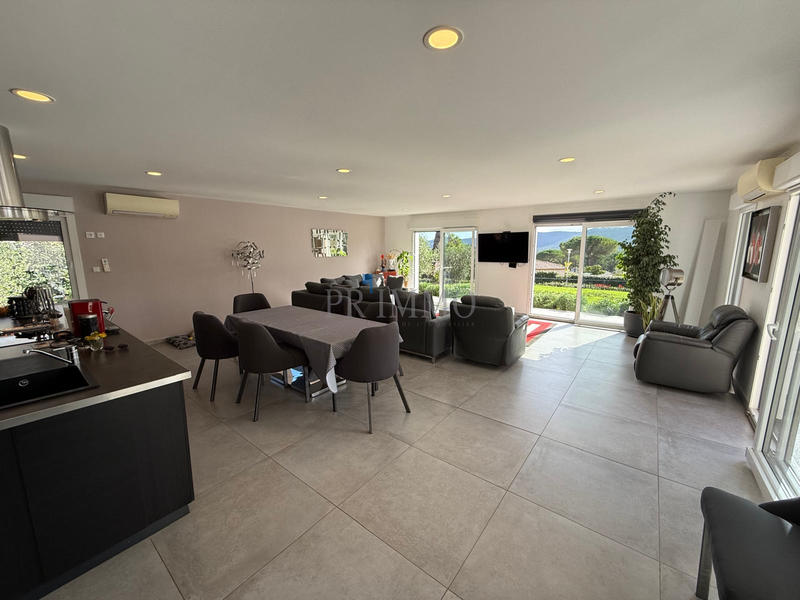 Maison - 186 m² - 4 pièces