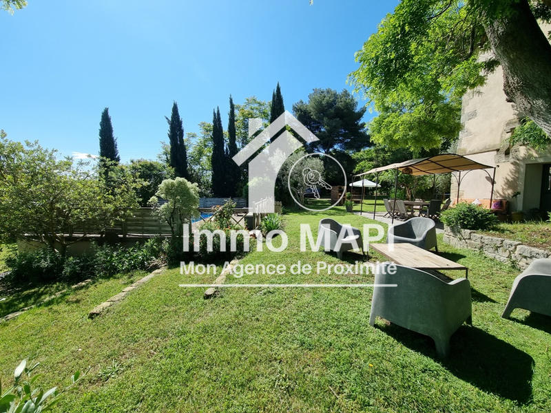 Maison - 276 m² - 10 pièces