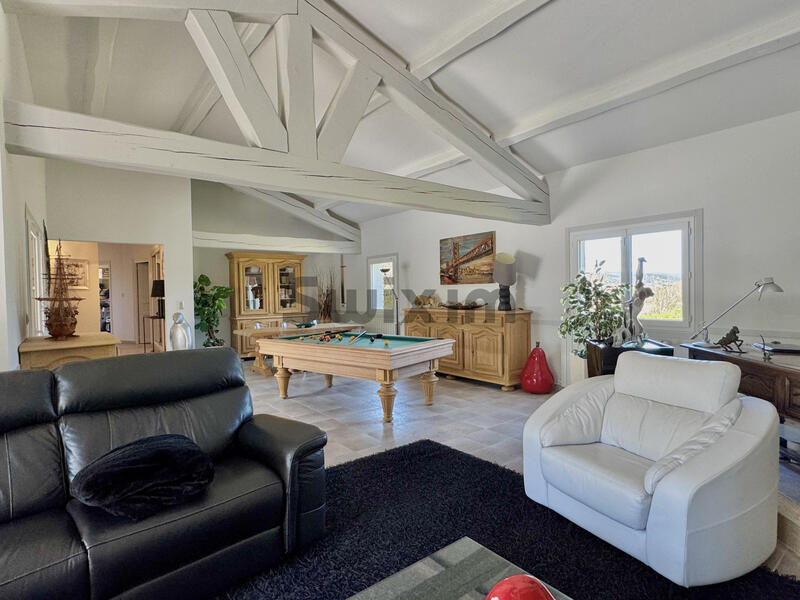 Villa - 172 m² - 6 pièces