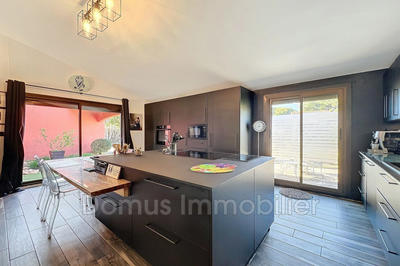 Villa - 146 m² - 4 pièces