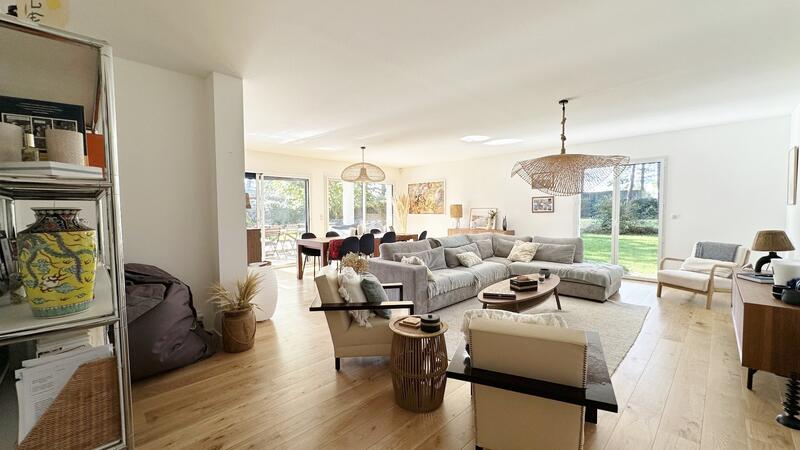 Appartement - 192 m² - 6 pièces