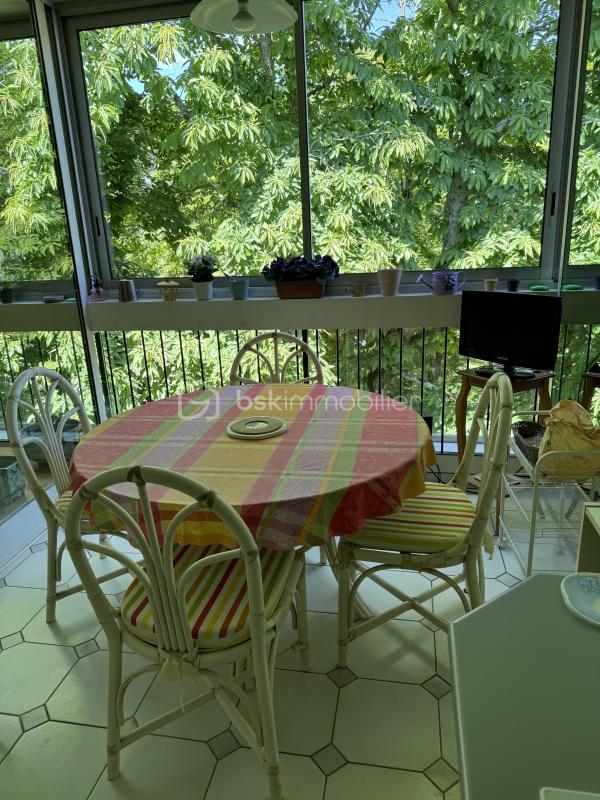 Appartement - 197 m² - 6 pièces