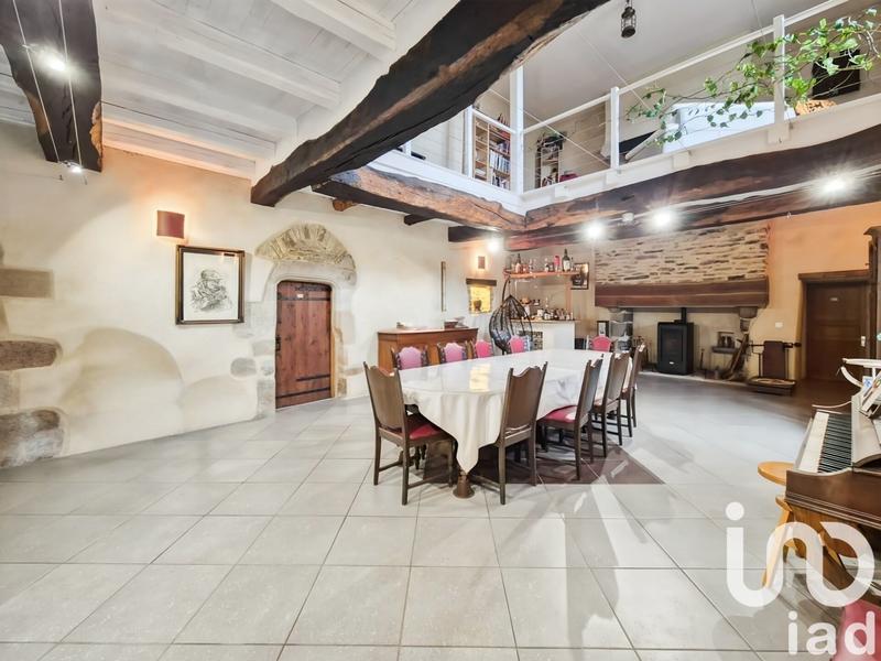 Maison - 315 m² - 19 pièces