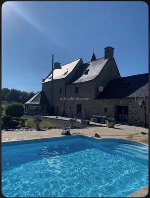 Maison - 330 m² - 10 pièces