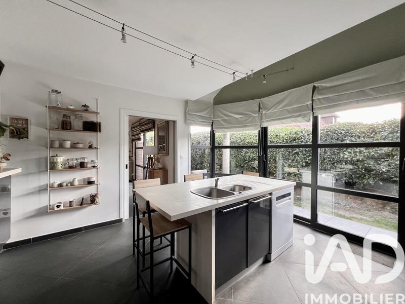 Maison - 202 m² - 6 pièces