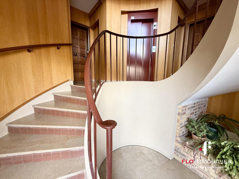 Appartement - 102 m² - 5 pièces