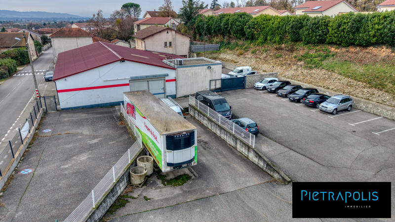 Local d'activités - 523 m²