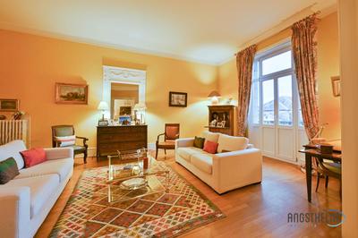 Appartement - 261 m² - 8 pièces