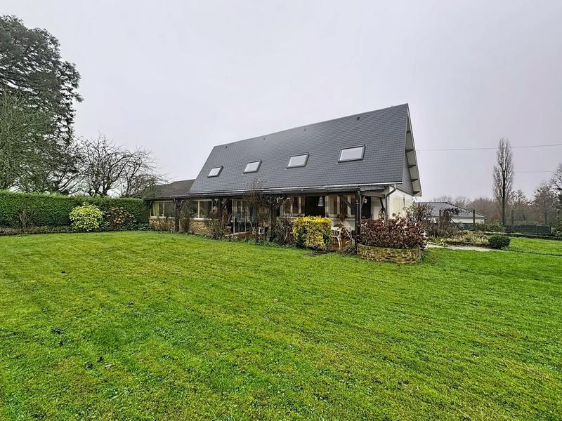 Maison - 207 m² - 8 pièces