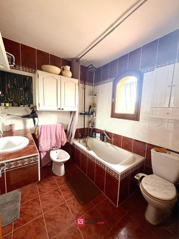 Villa - 220 m² - 7 pièces