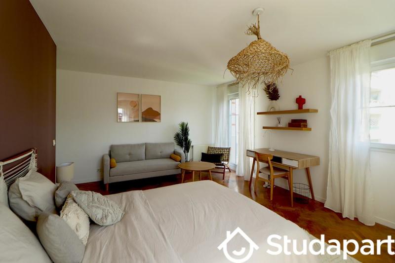 Chambre - 12 m² - 1 pièce