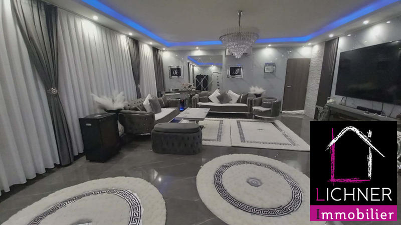 Maison - 280 m² - 10 pièces