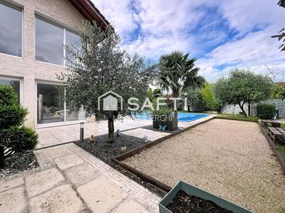 Maison - 167 m² - 6 pièces
