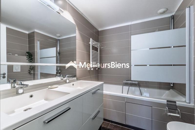 Appartement - 81 m² - 4 pièces