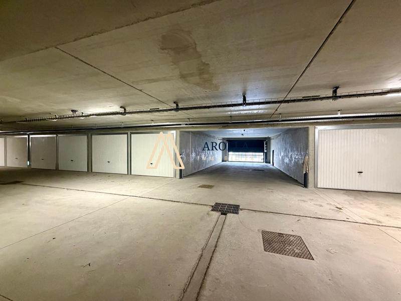 Parking / Garage - 14 m²