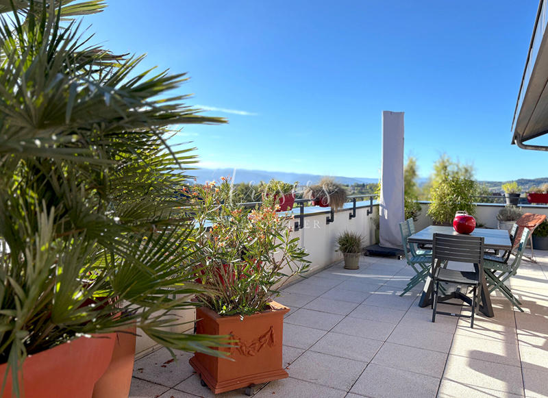 Appartement - 100 m² - 4 pièces