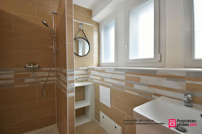 Maison - 180 m² - 9 pièces