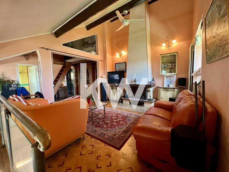 Appartement - 110 m² - 4 pièces