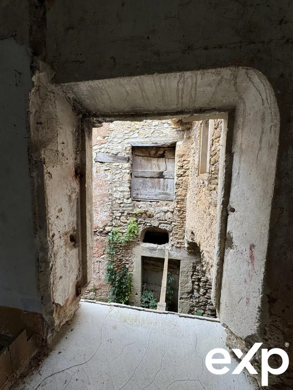 Maison traditionnelle - 251 m² - 5 pièces