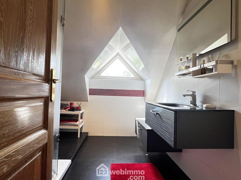 Maison - 190 m² - 6 pièces