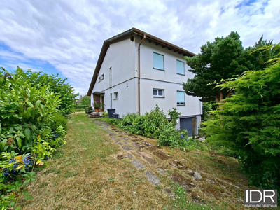 Maison - 219 m² - 7 pièces