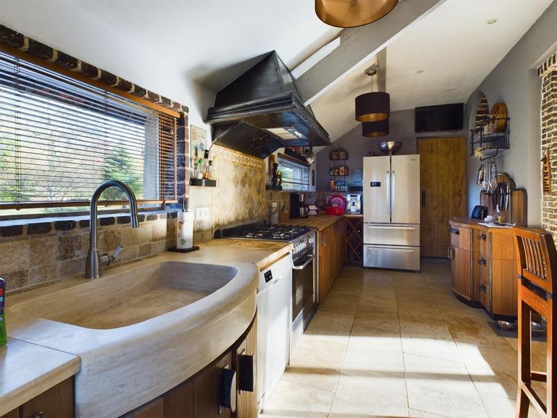 Maison - 180 m² - 6 pièces