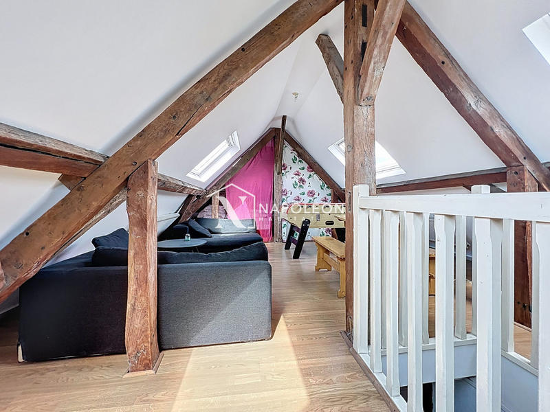 Maison - 275 m² - 10 pièces