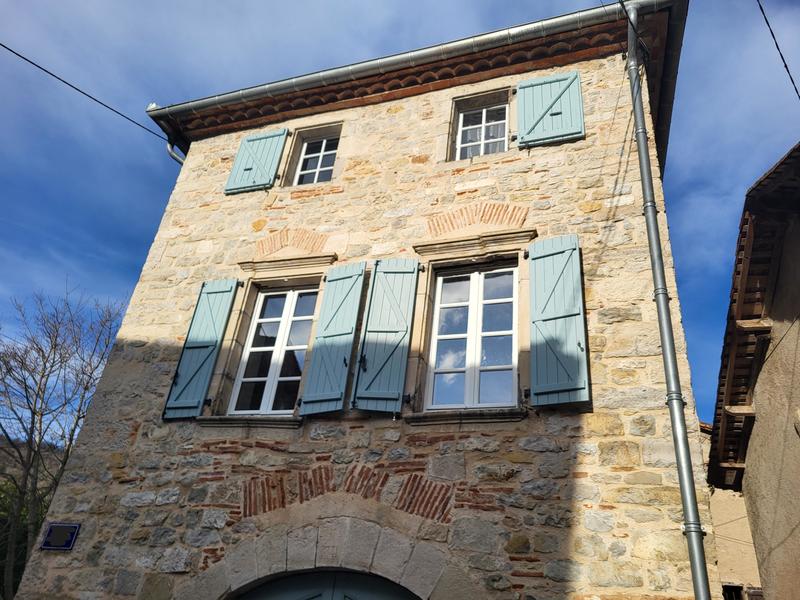 Maison - 220 m² - 6 pièces