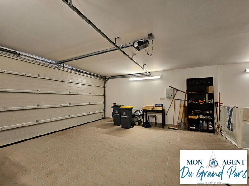 Maison - 480 m² - 10 pièces