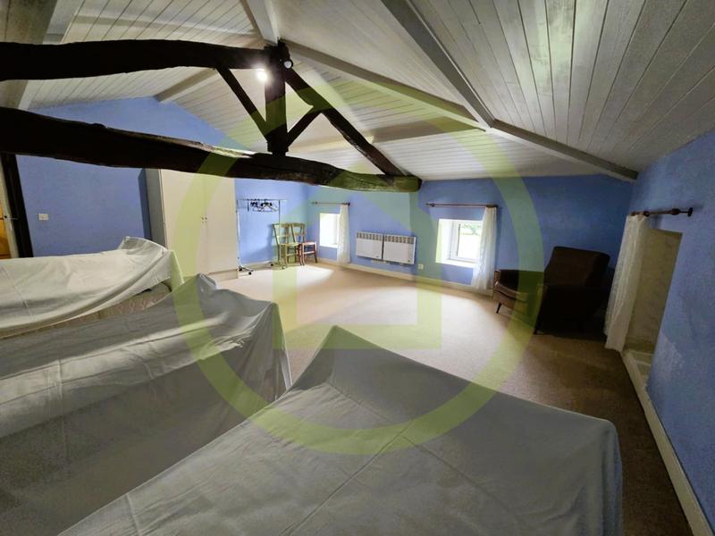 Maison - 290 m² - 11 pièces