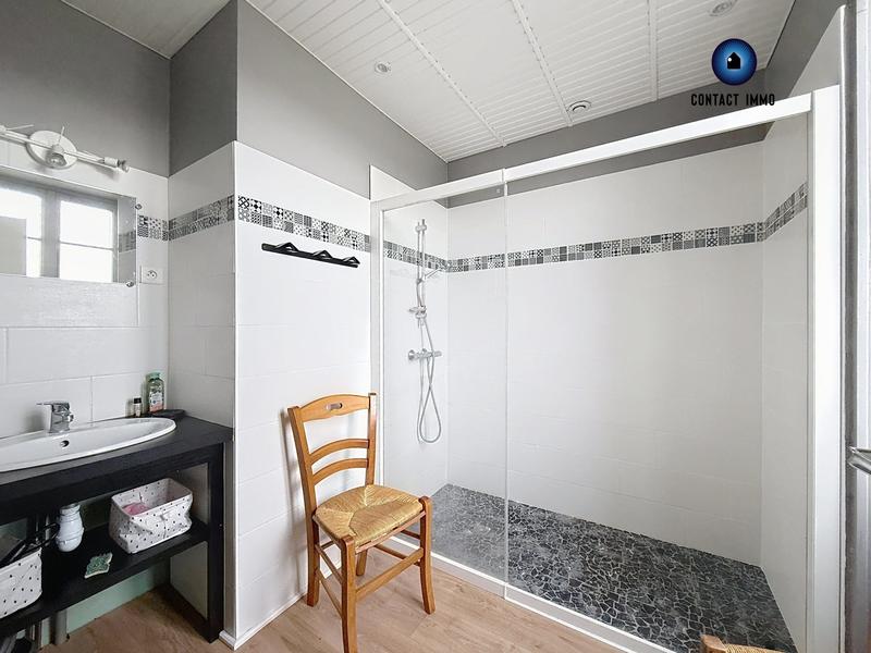 Maison - 99 m² - 5 pièces