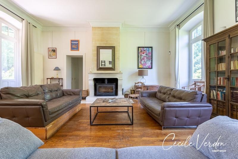 Propriété - 280 m² - 10 pièces