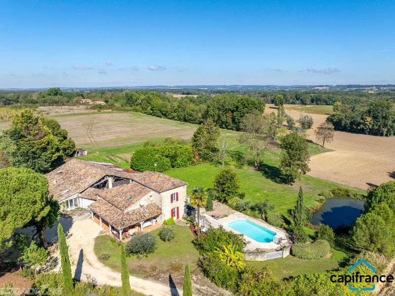 Maison - 200 m² - 8 pièces