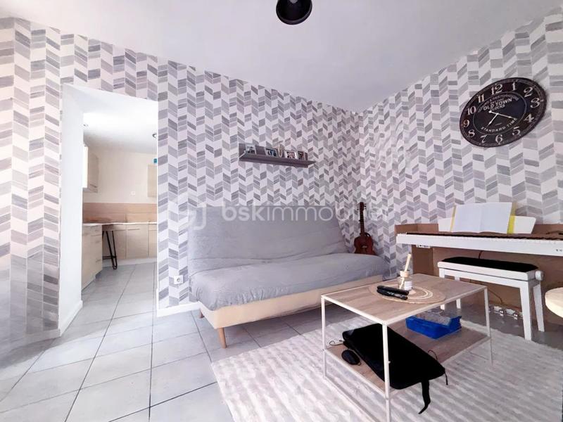 Immeuble - 111 m² - 8 pièces