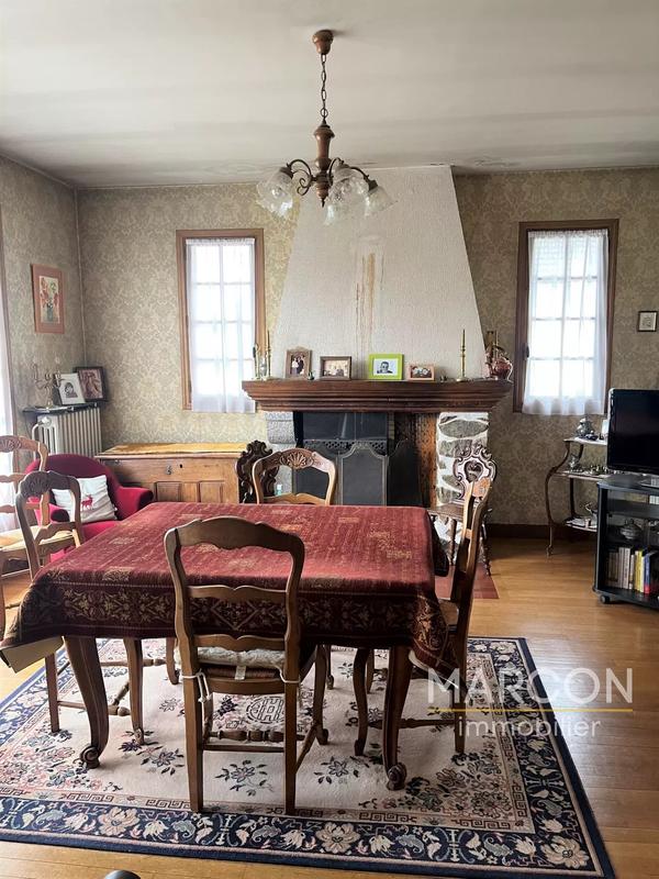 Maison - 186 m² - 10 pièces