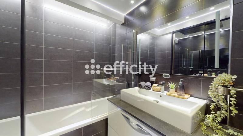 Appartement - 95 m² - 5 pièces