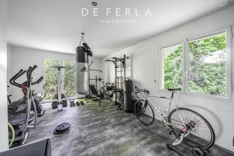 Villa - 472 m² - 10 pièces