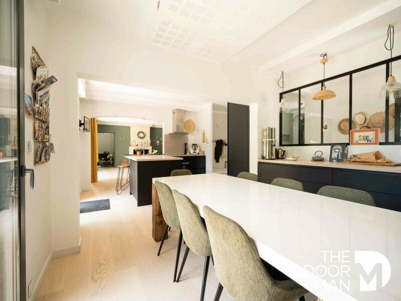 Maison - 264 m² - 10 pièces