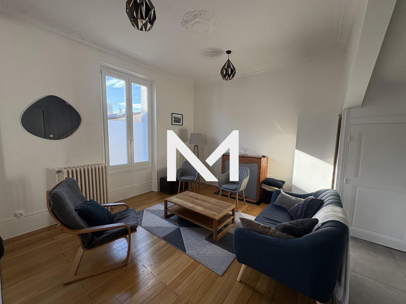 Maison - 90 m² - 5 pièces